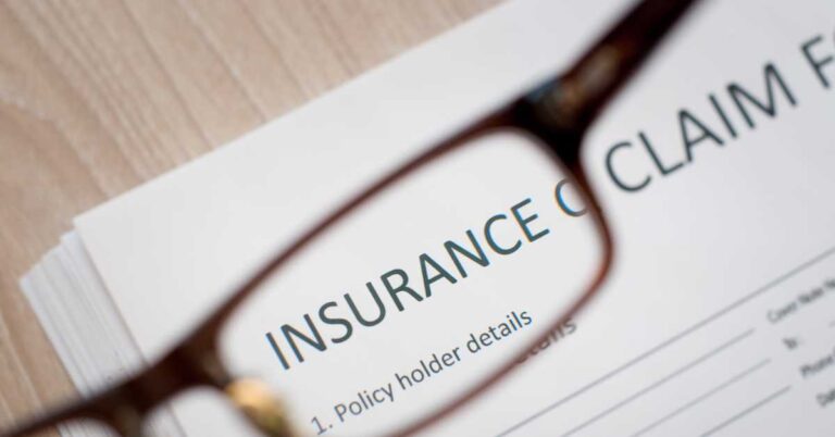 insurance claims lawyer